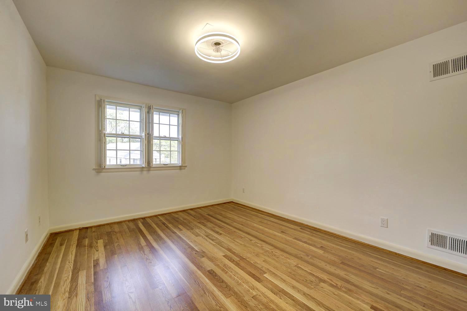 2824 ELLICOTT STREET NW