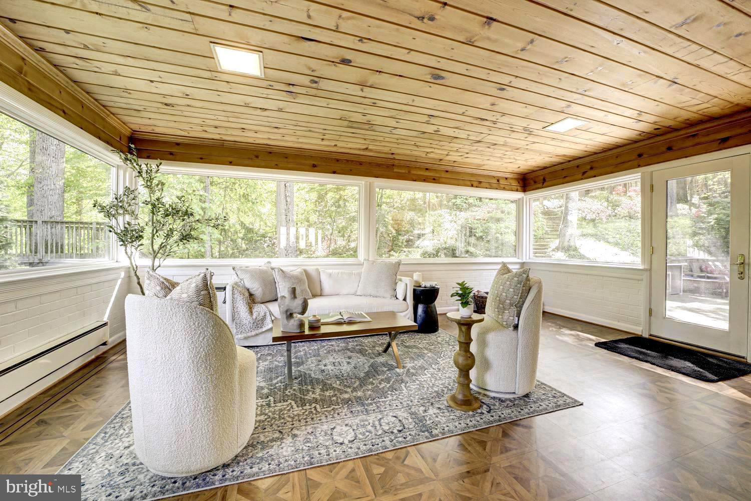 2824 ELLICOTT STREET NW