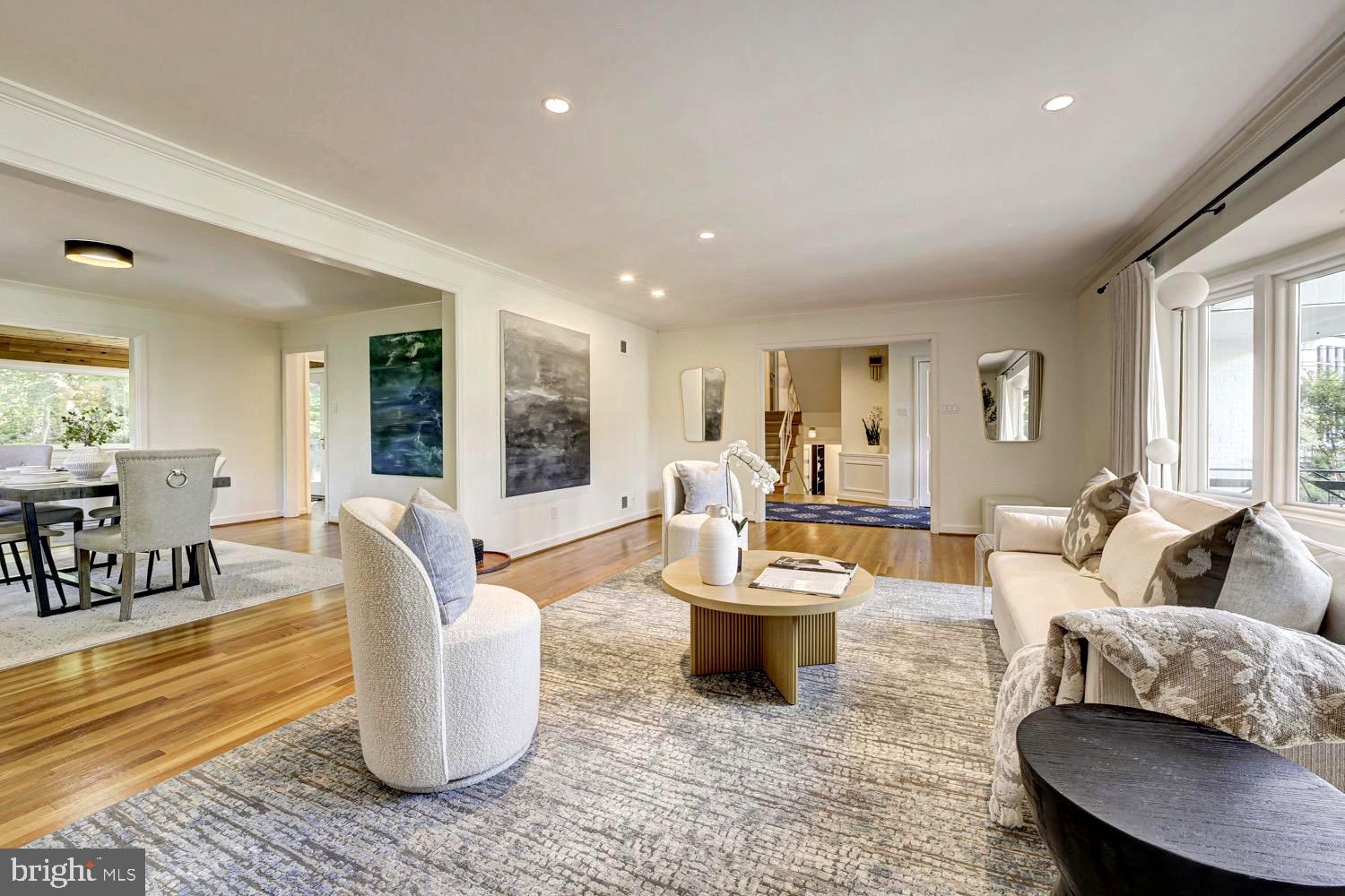 2824 ELLICOTT STREET NW