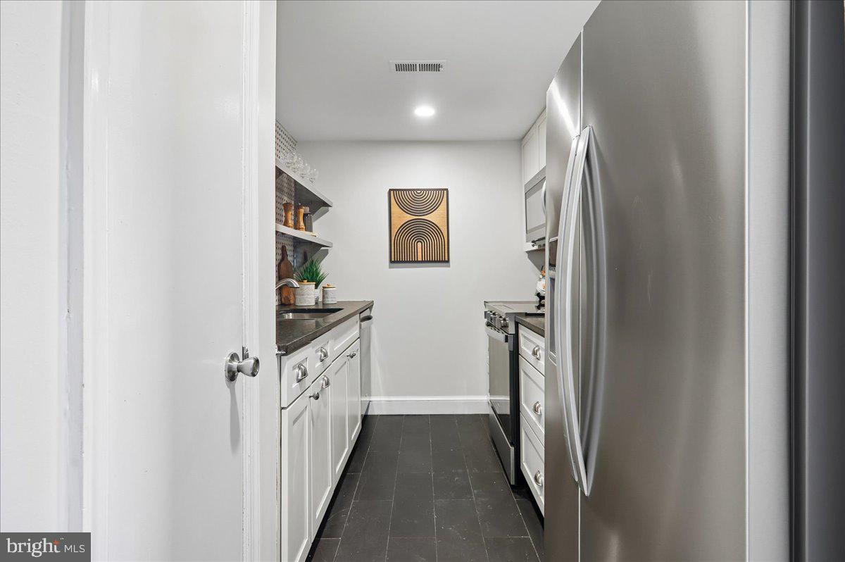 523 8TH STREET NE 302