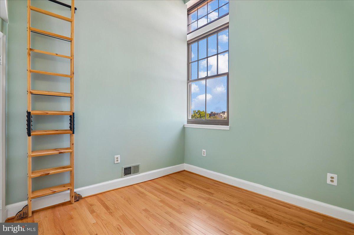 523 8TH STREET NE 302