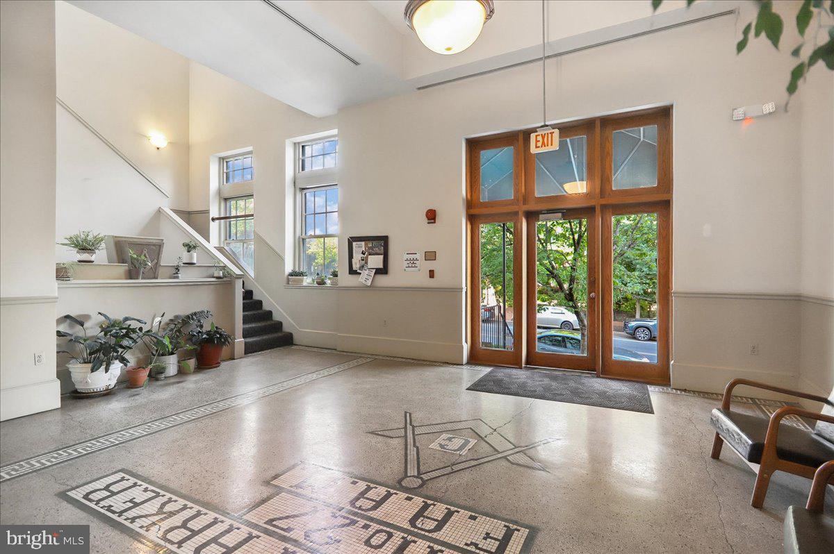 523 8TH STREET NE 302