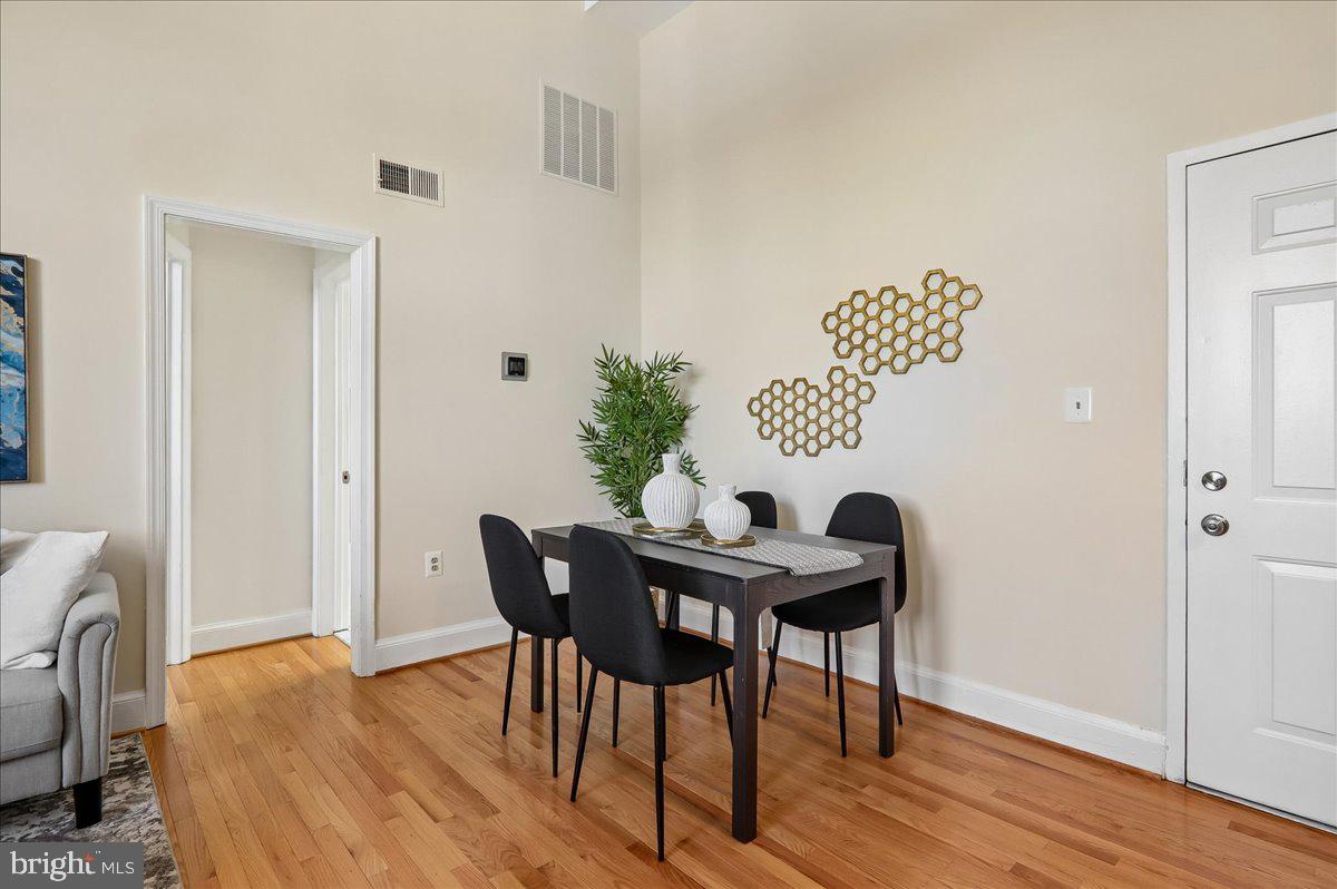 523 8TH STREET NE 302