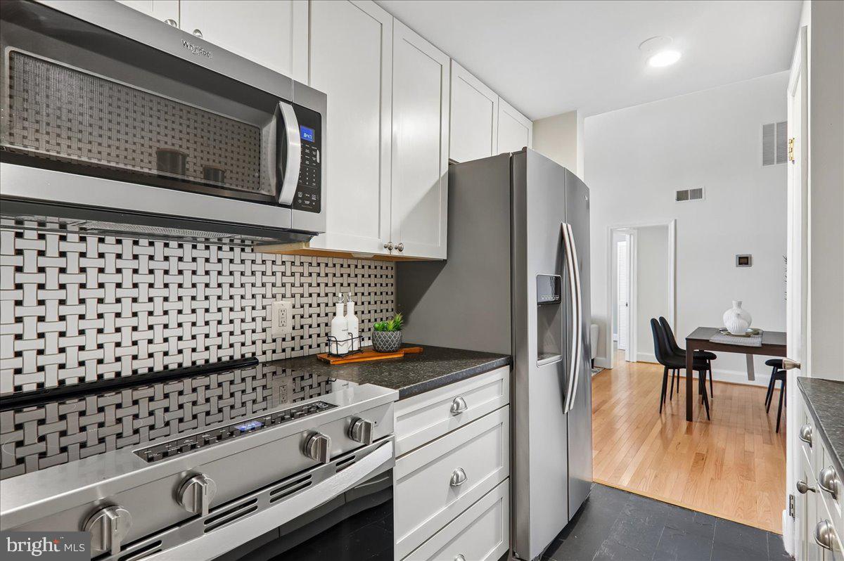 523 8TH STREET NE 302