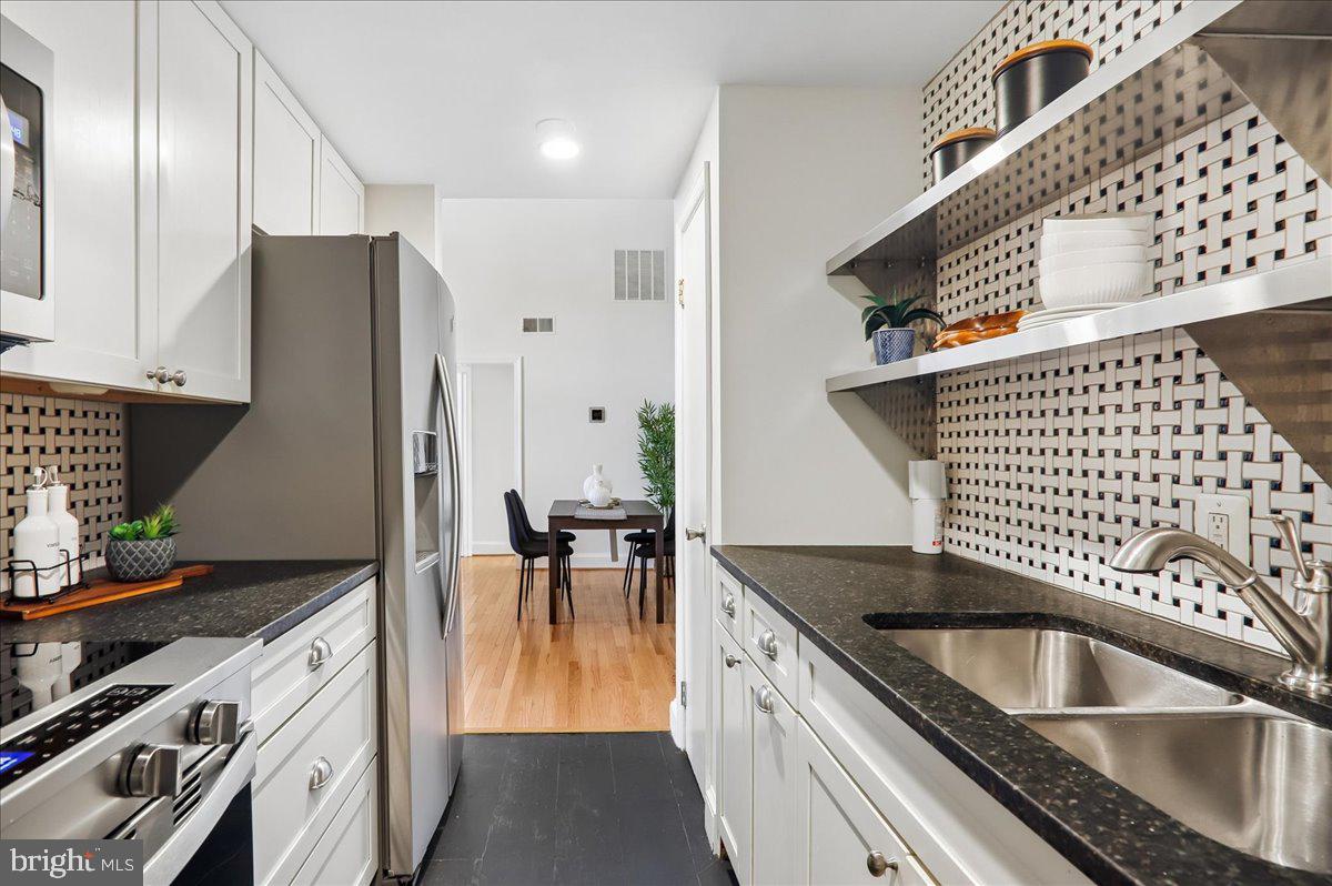 523 8TH STREET NE 302