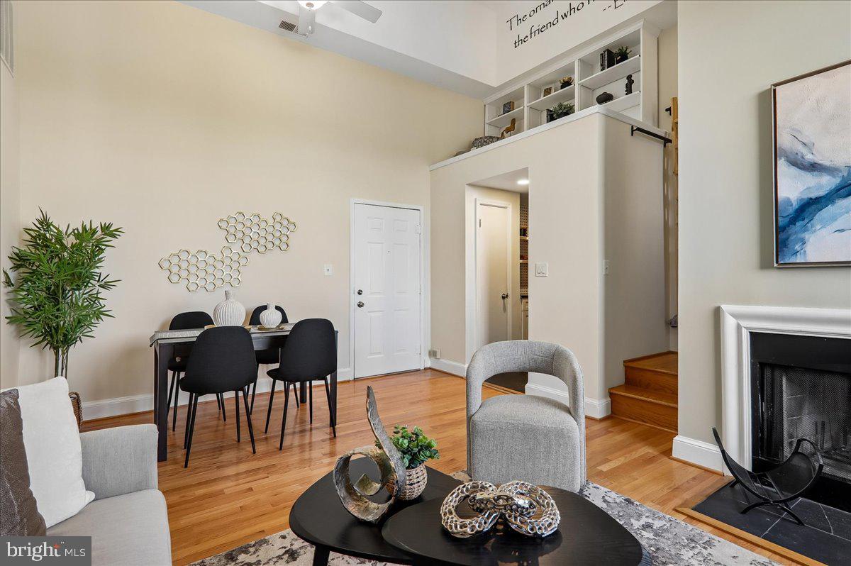 523 8TH STREET NE 302