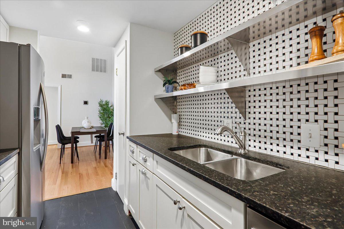 523 8TH STREET NE 302