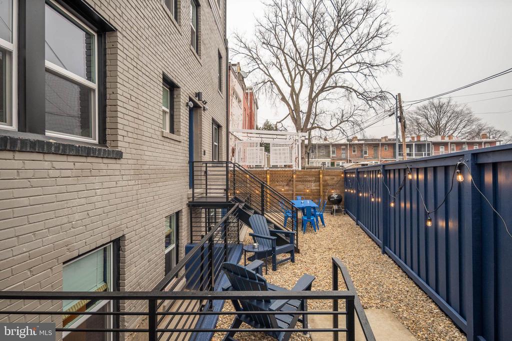 216 T STREET NW