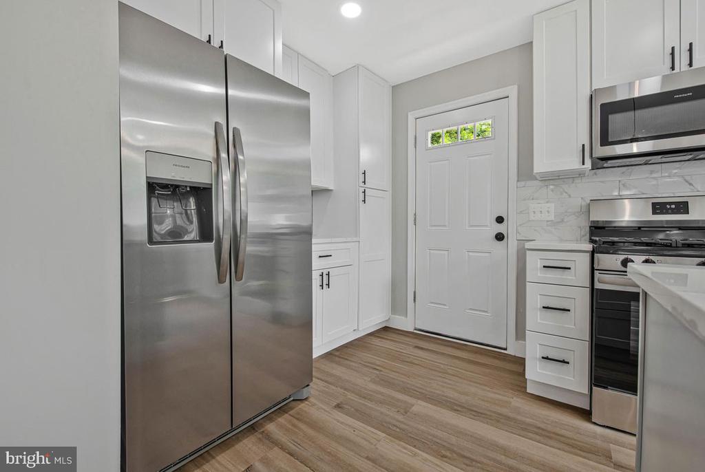 823 46TH STREET NE
