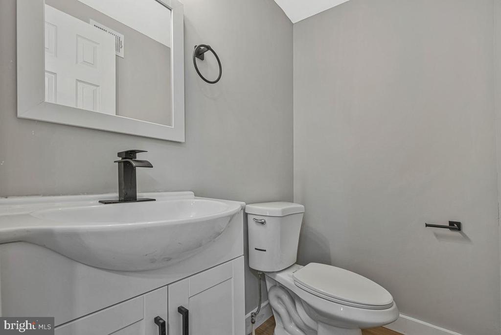 823 46TH STREET NE