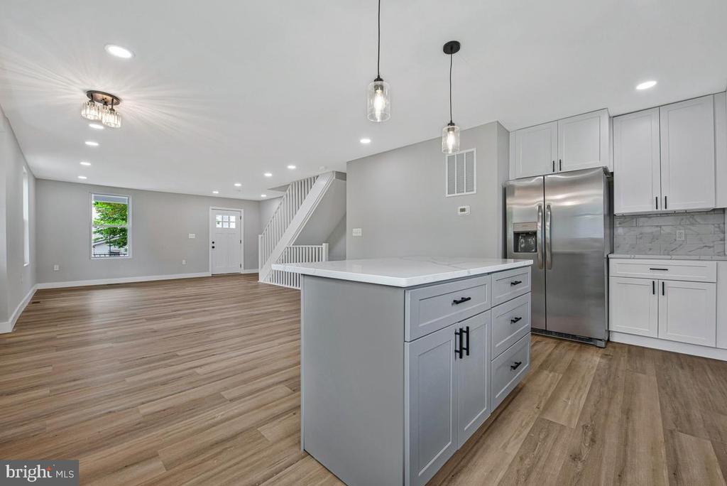 823 46TH STREET NE