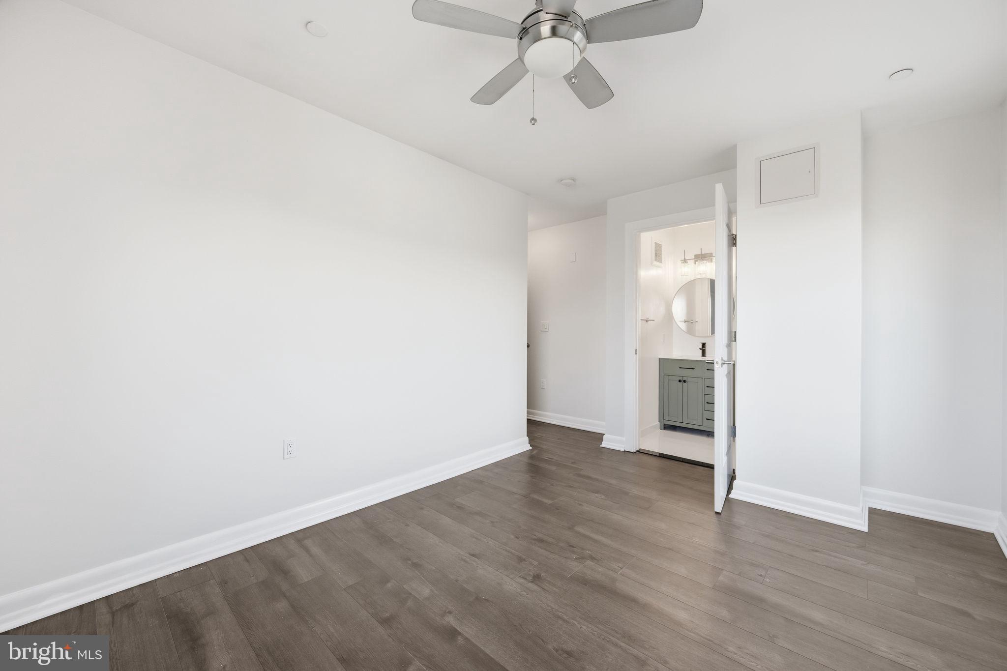 401 15TH STREET SE 401