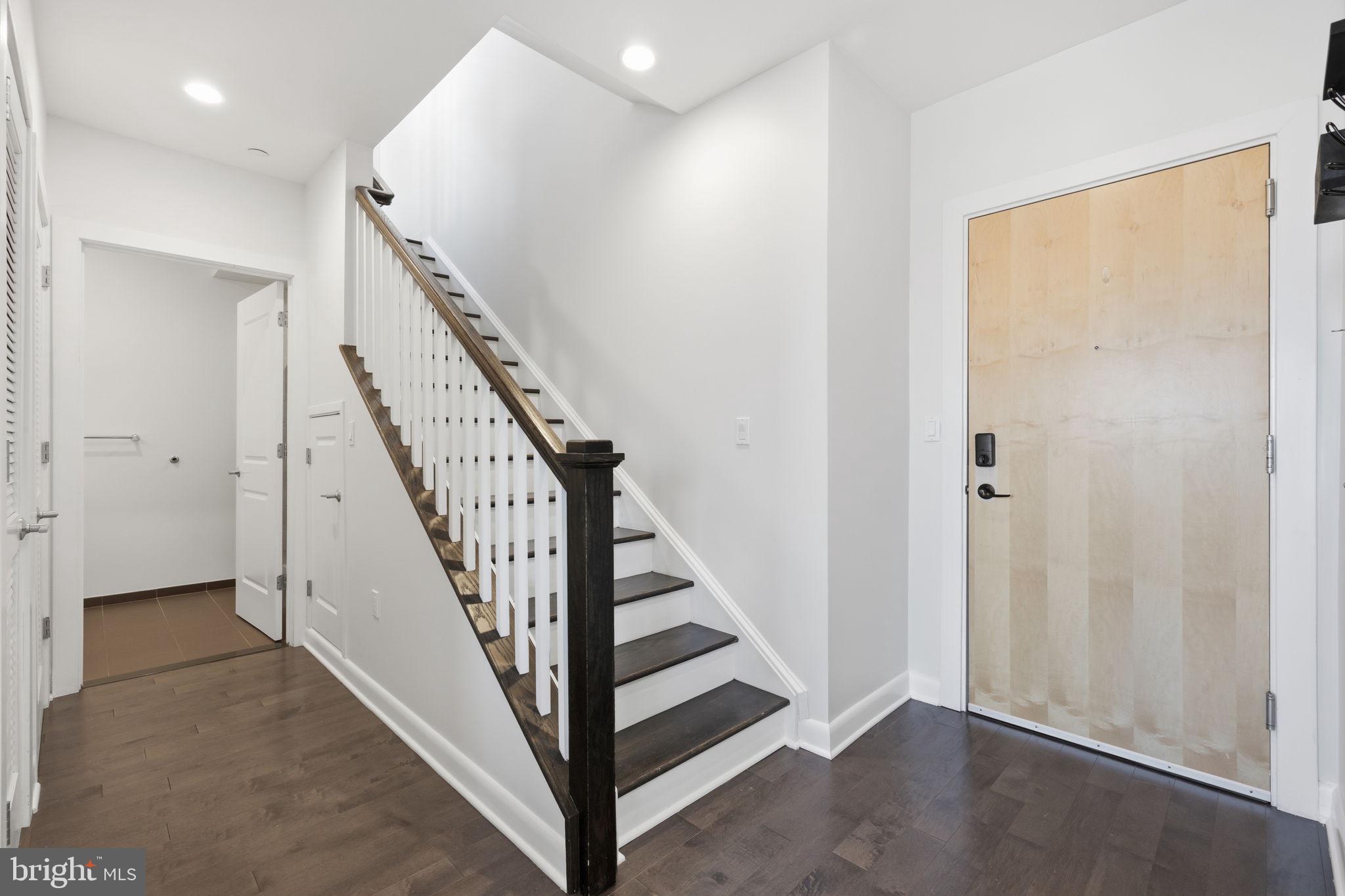 401 15TH STREET SE 401