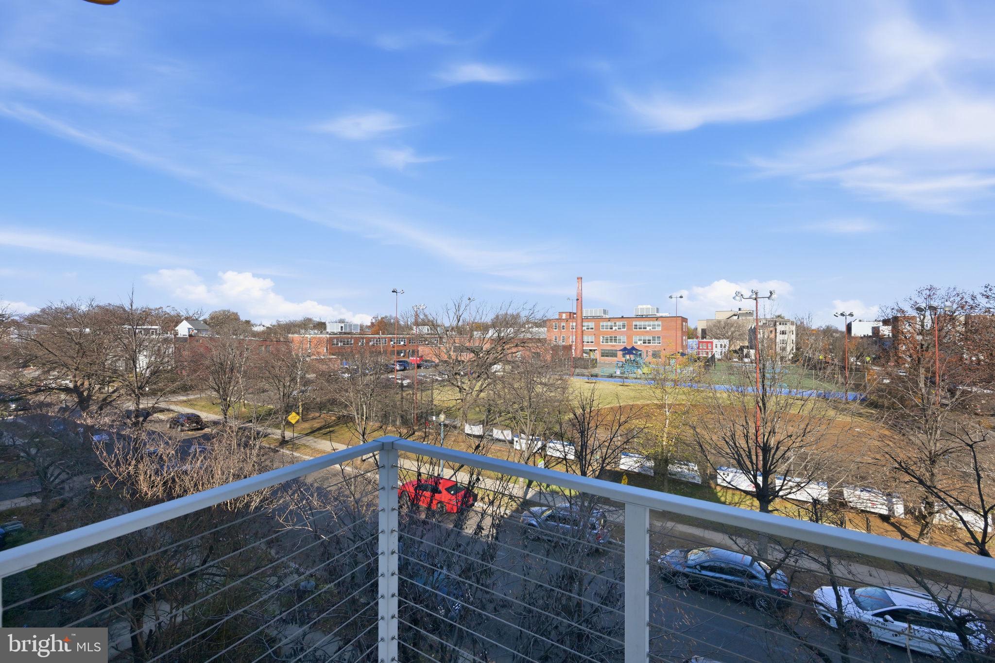 401 15TH STREET SE 401