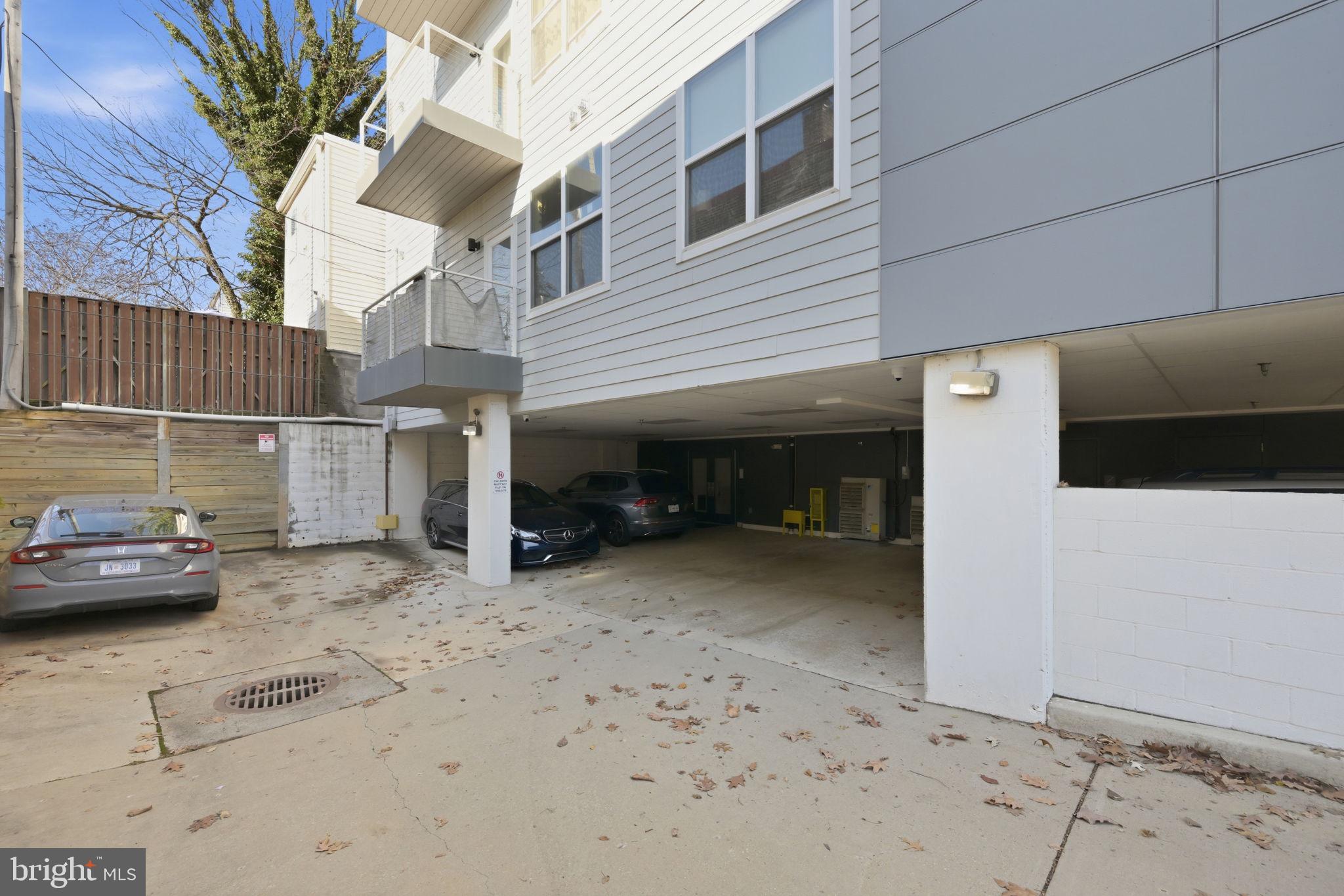 401 15TH STREET SE 401