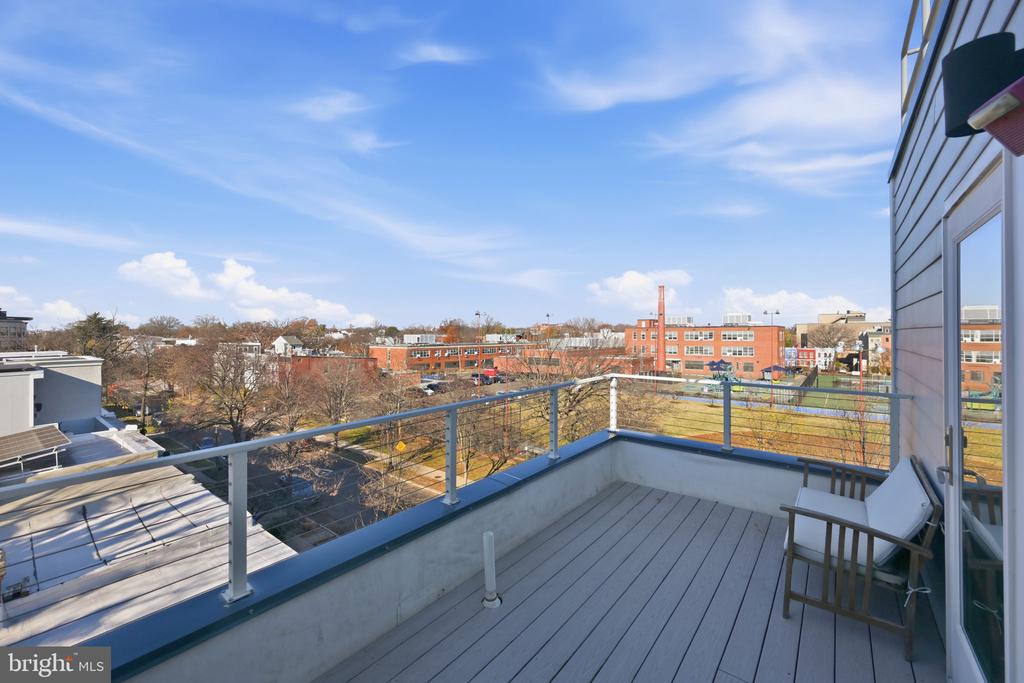 401 15TH STREET SE 401