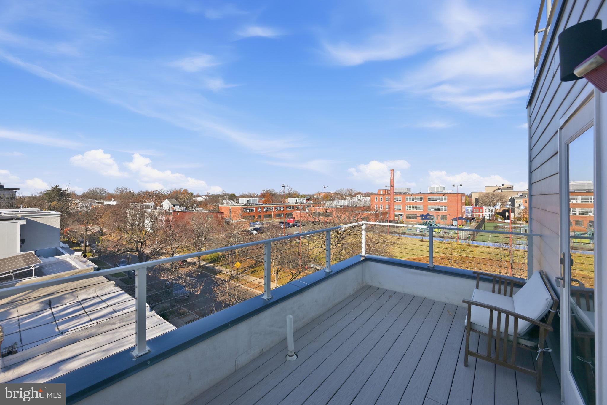 401 15TH STREET SE 401