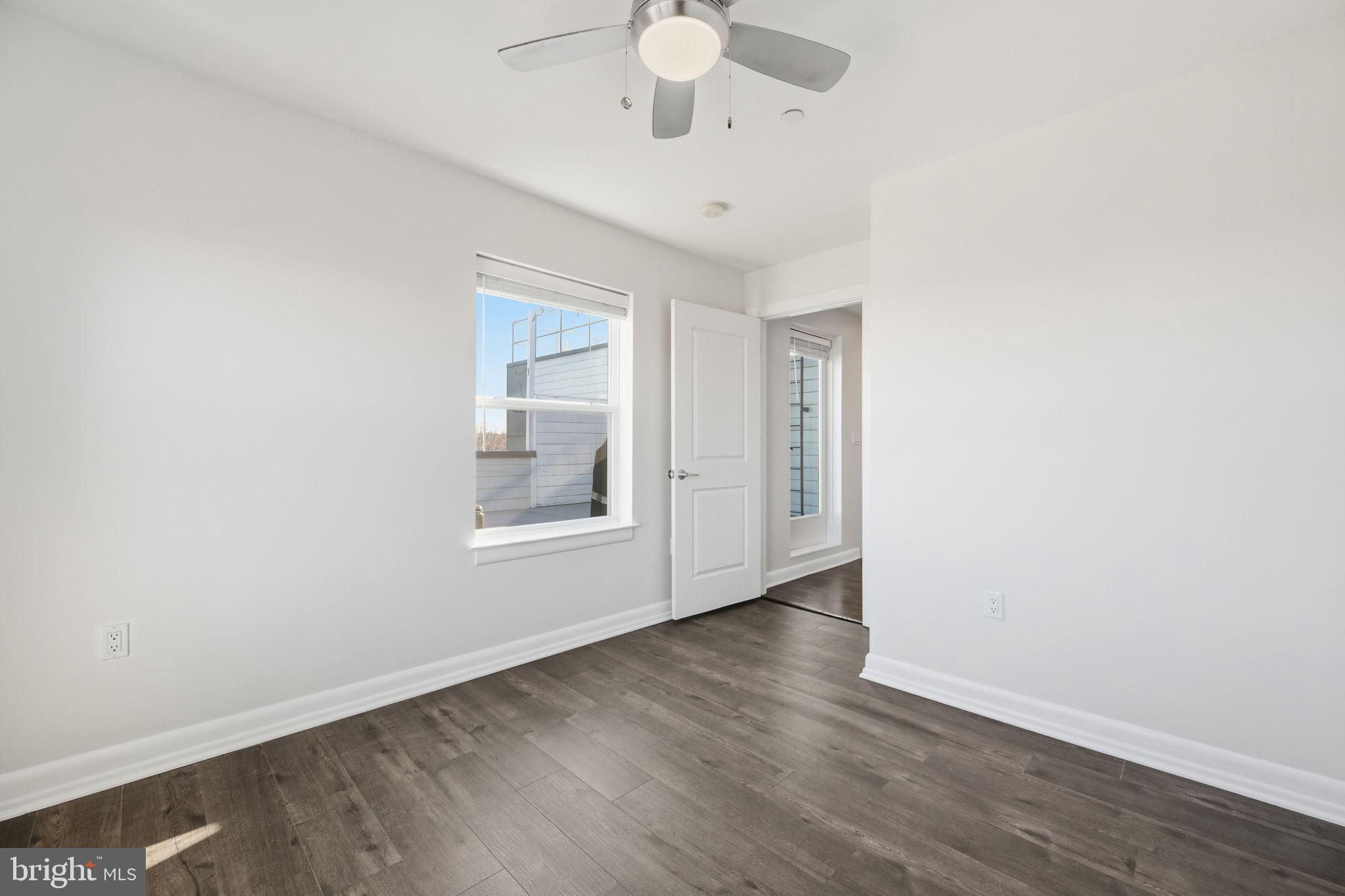 401 15TH STREET SE 401