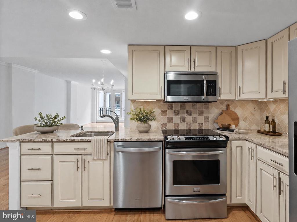 601 PENNSYLVANIA AVENUE NW 612