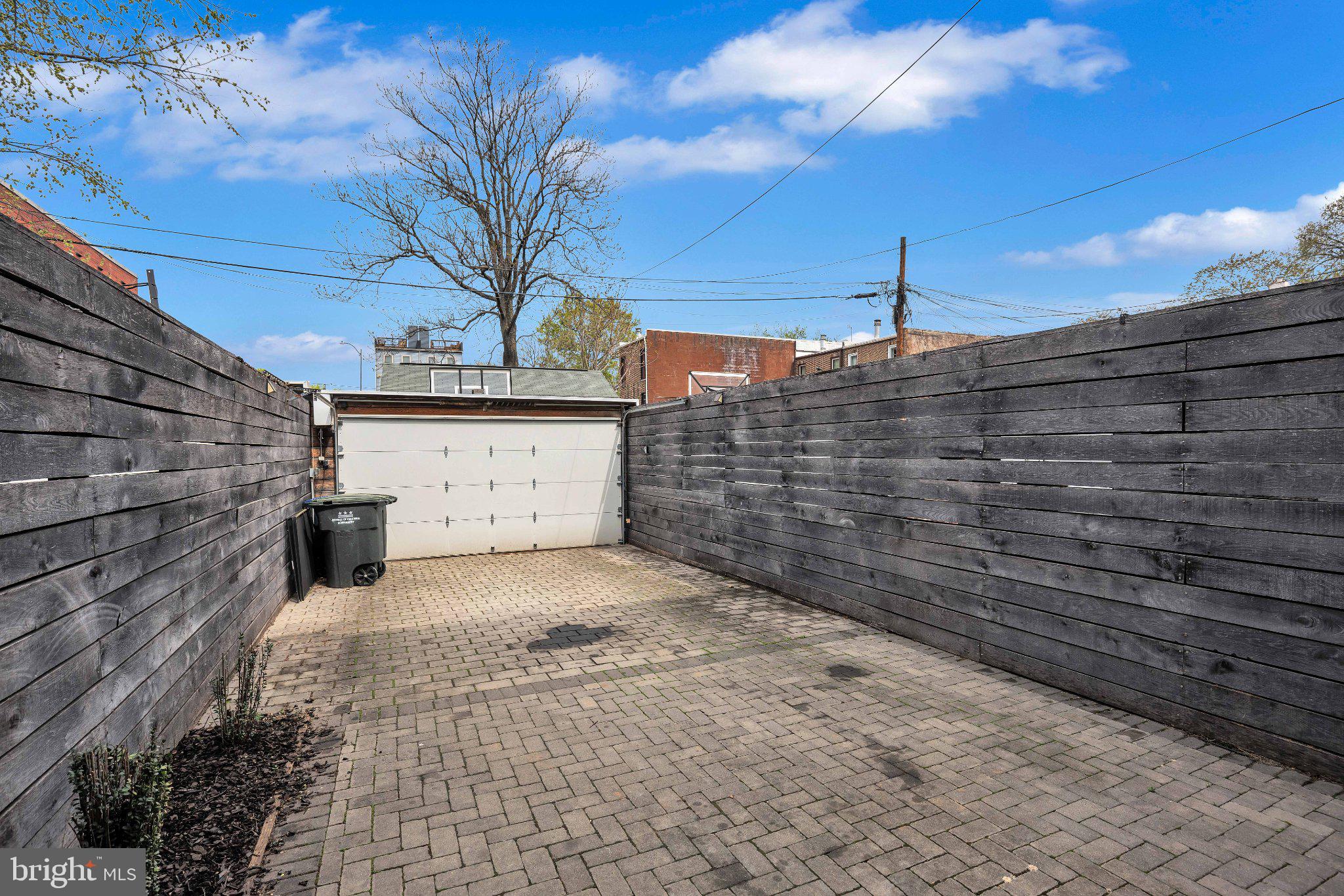 1622 E STREET SE
