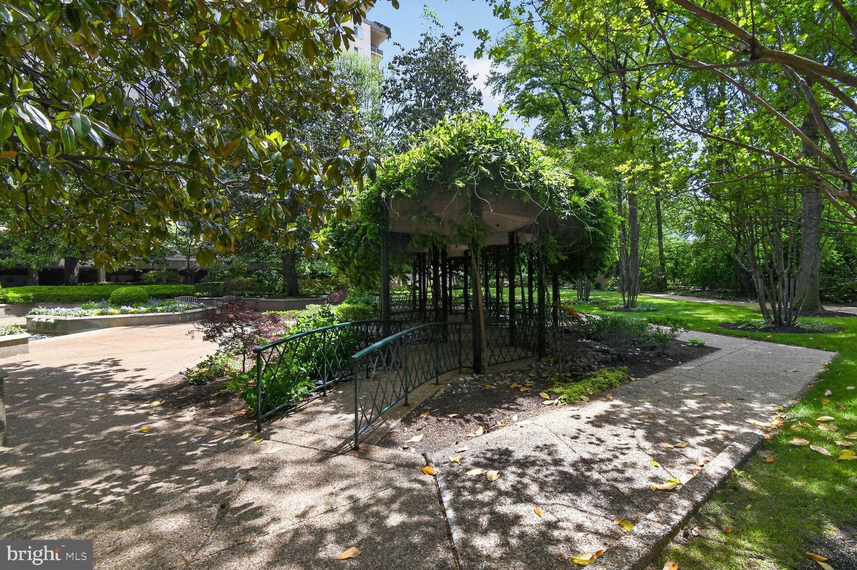 2801 NEW MEXICO AVENUE NW 504
