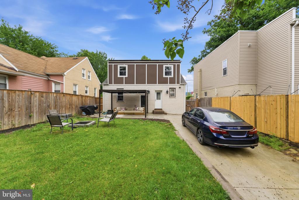 517 LEBAUM STREET SE