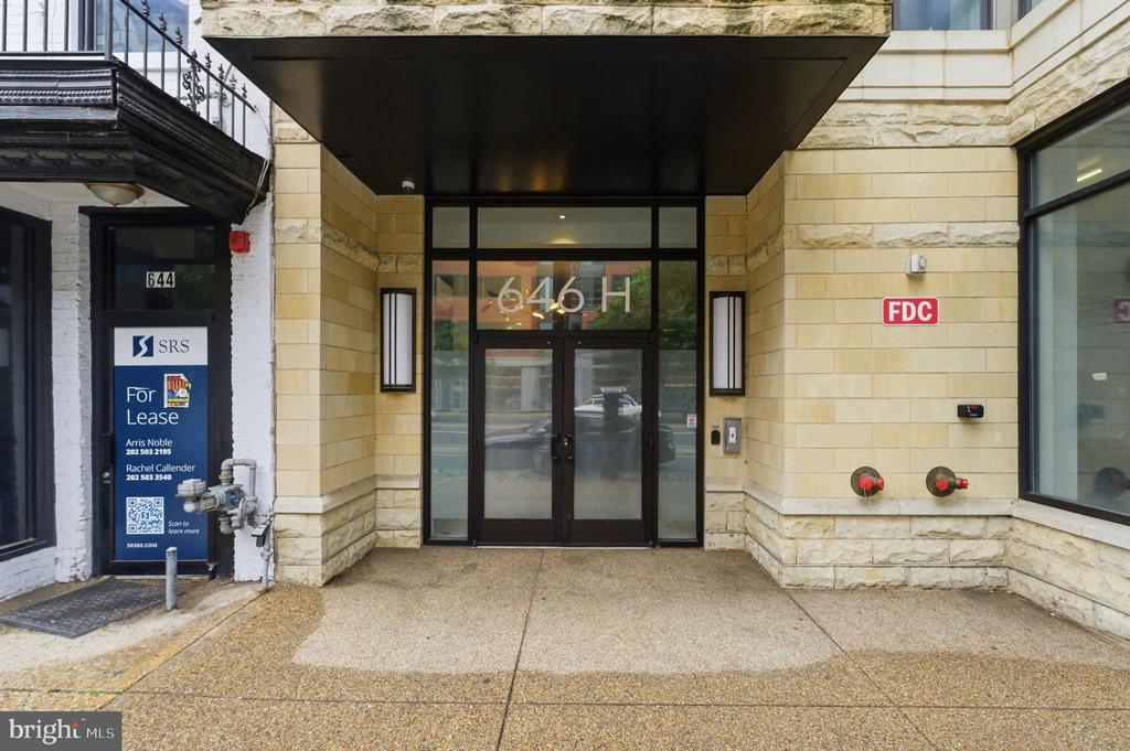 646 H STREET NE 304