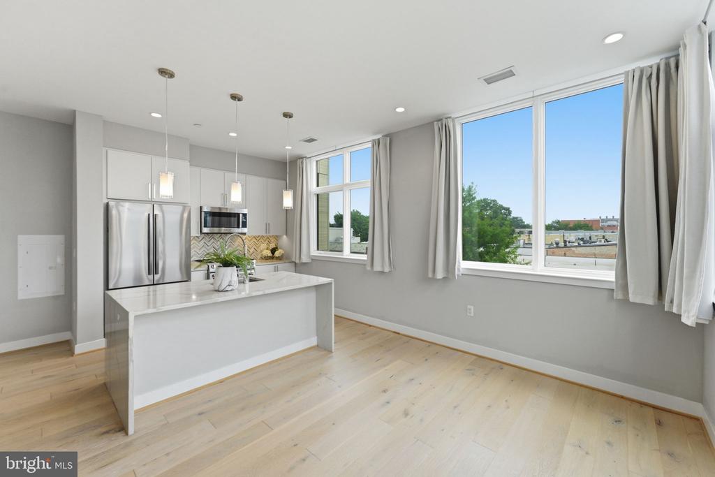 646 H STREET NE 304