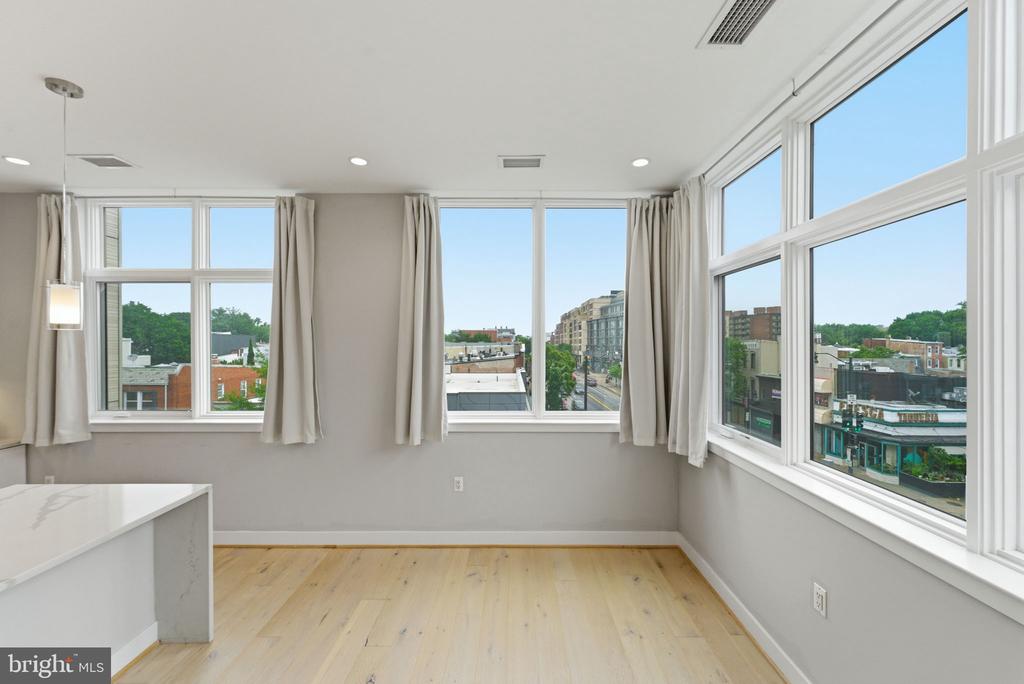 646 H STREET NE 304