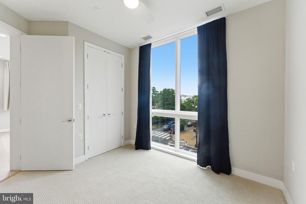 646 H STREET NE 304