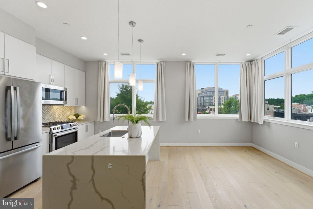 646 H STREET NE 304
