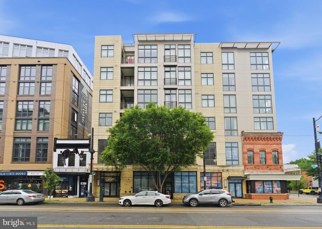 646 H STREET NE 304