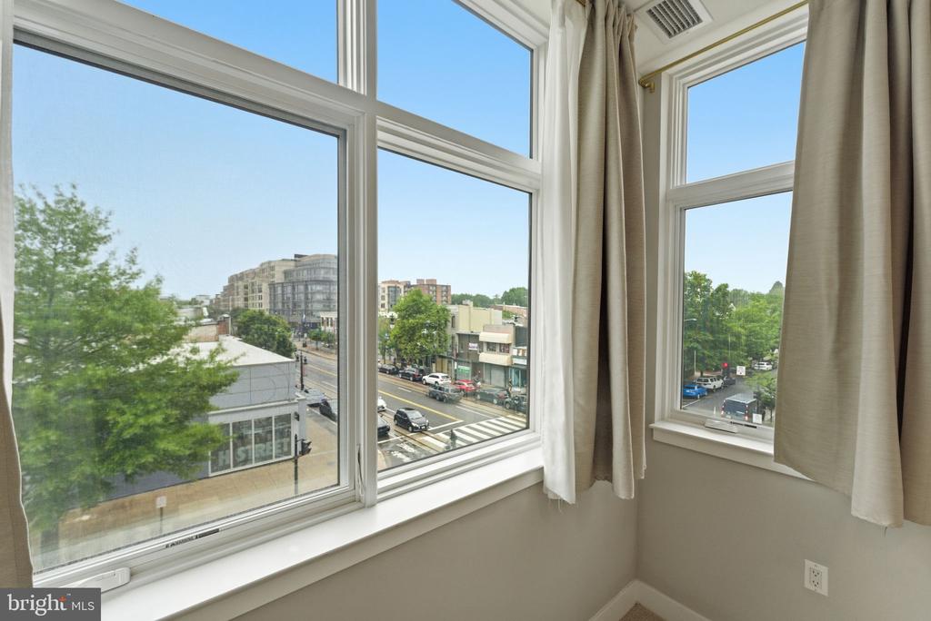 646 H STREET NE 304