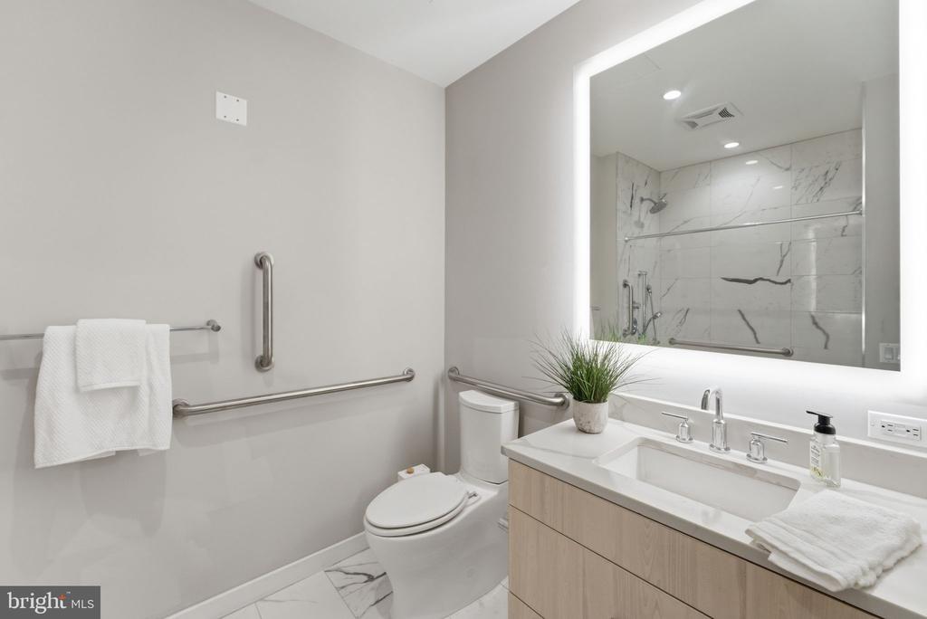 646 H STREET NE 304