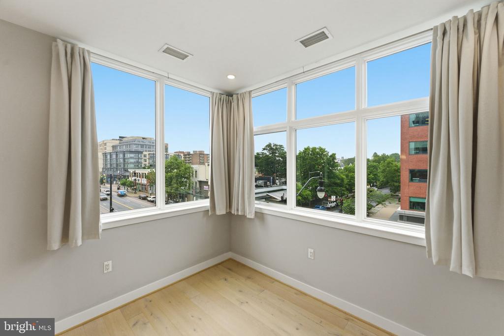646 H STREET NE 304