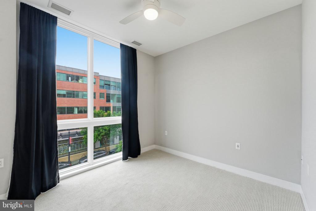646 H STREET NE 304