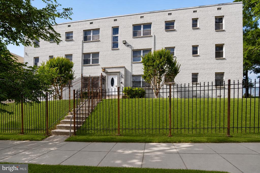 4820 C STREET SE 103