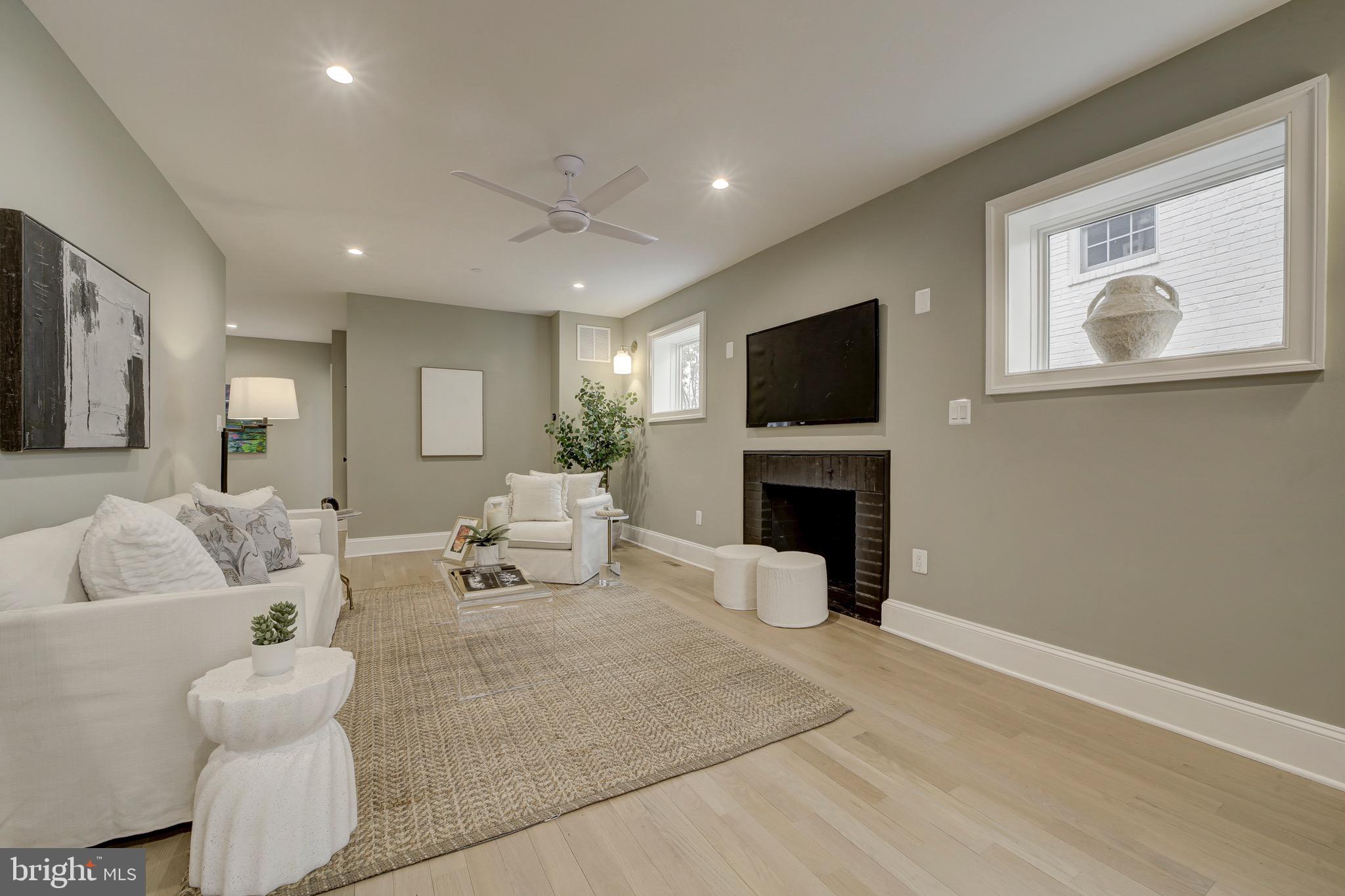 4244 ALTON PLACE NW
