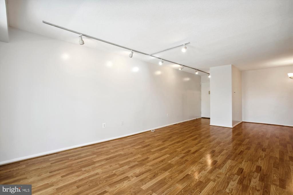 700 7TH STREET SW 211