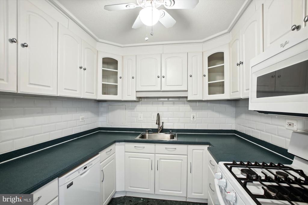 700 7TH STREET SW 211
