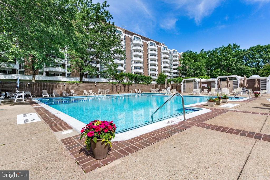 700 7TH STREET SW 211