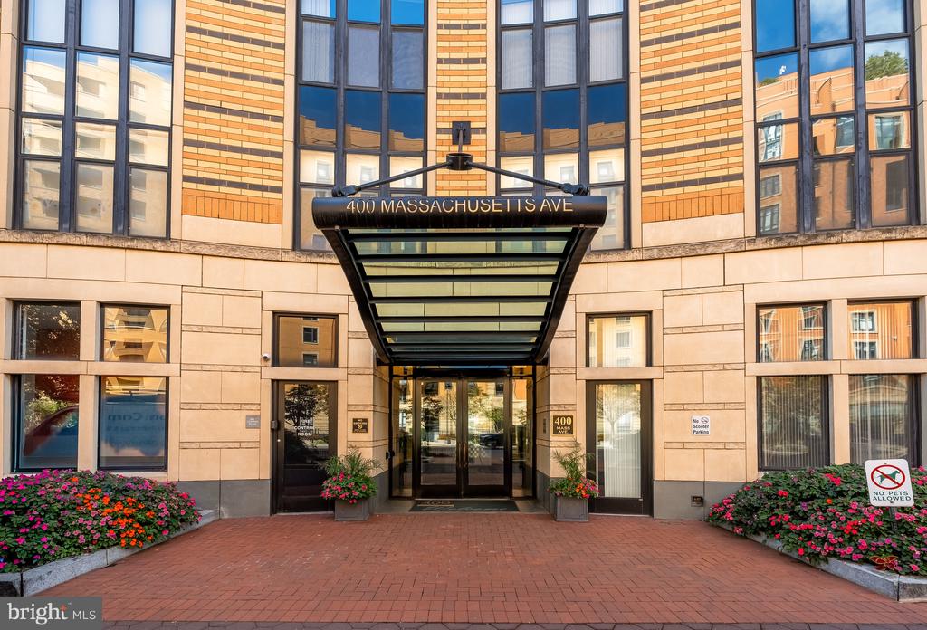 400 MASSACHUSETTS AVENUE NW 1207