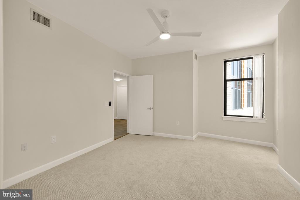 400 MASSACHUSETTS AVENUE NW 1207