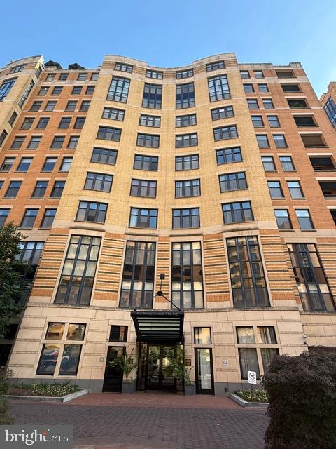 400 MASSACHUSETTS AVENUE NW 1207