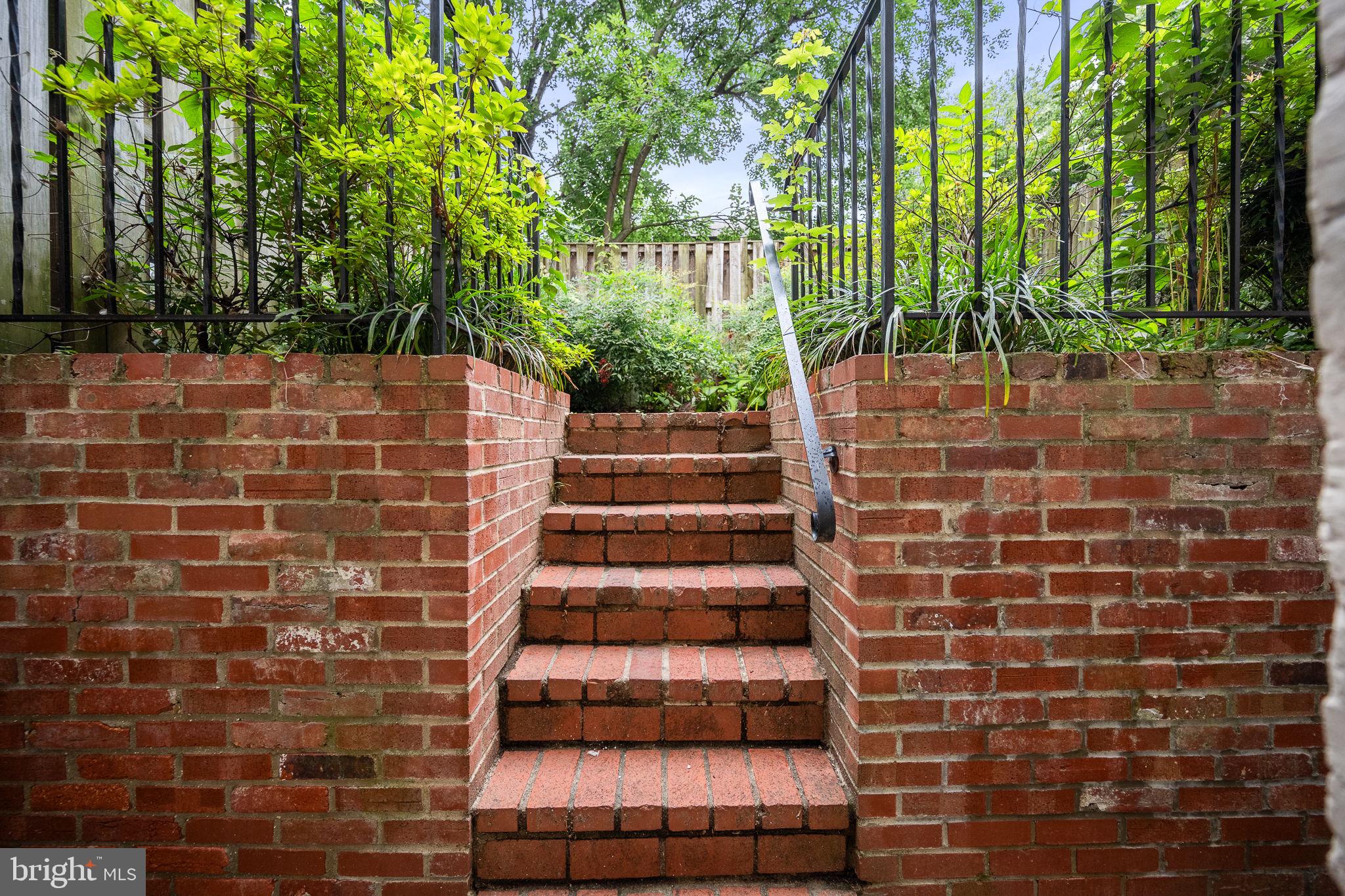 1530 34TH STREET NW