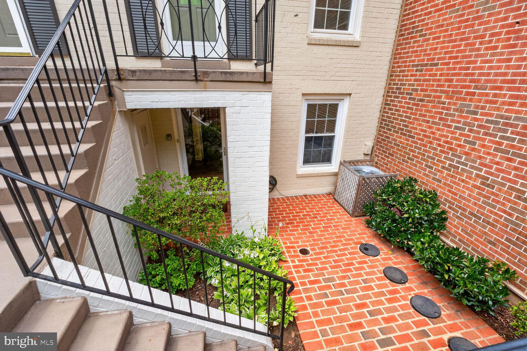 3271 SUTTON PLACE NW D