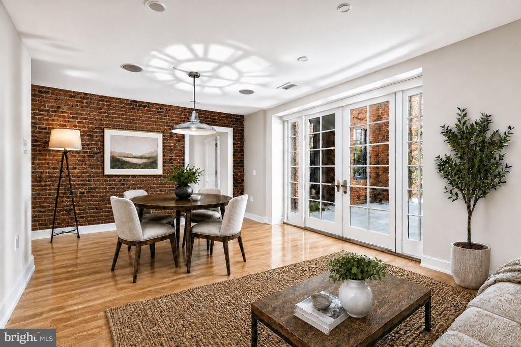 215 I STREET NE 103