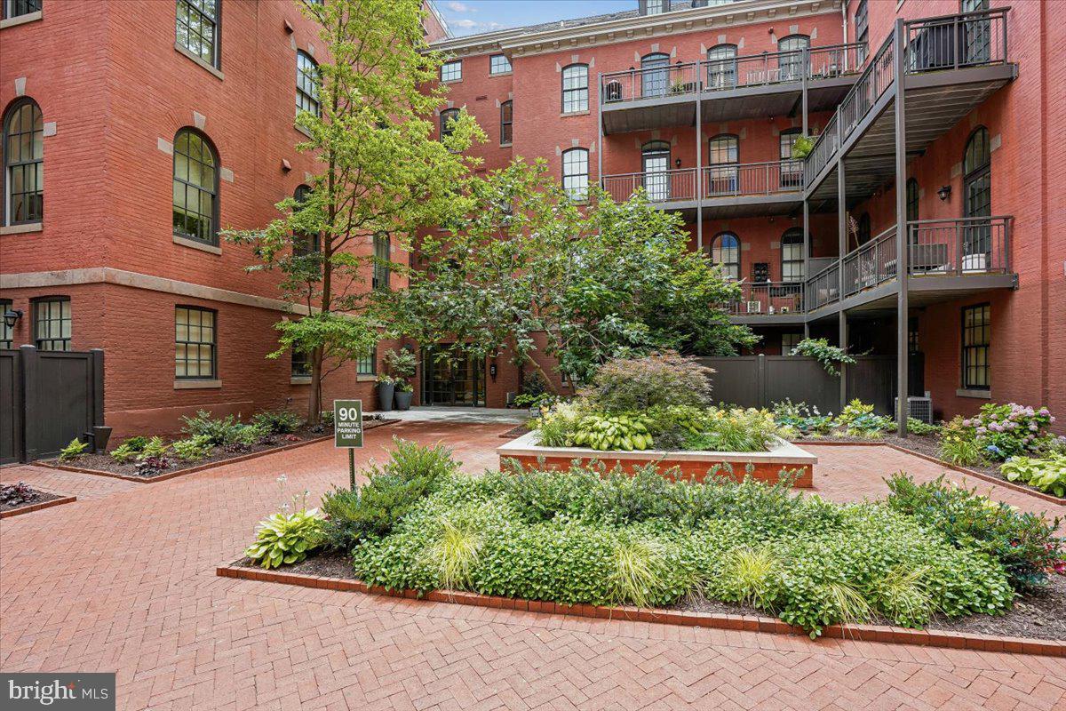215 I STREET NE 103