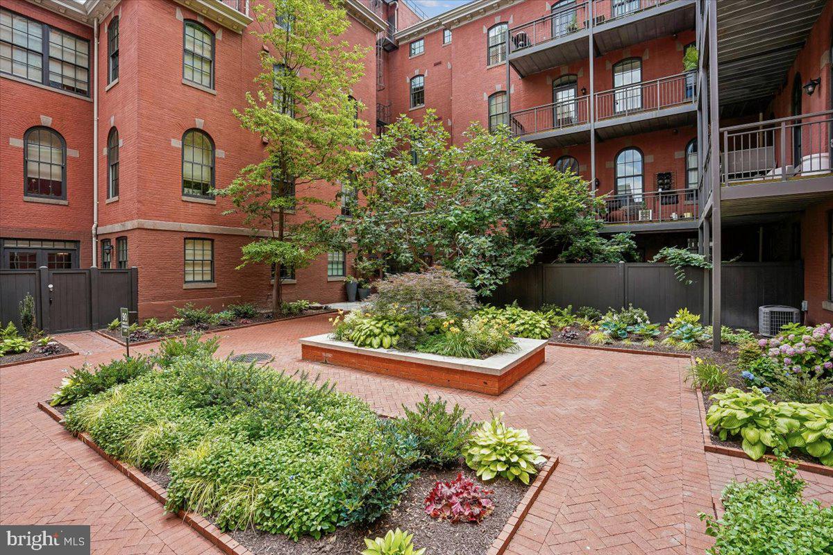 215 I STREET NE 103