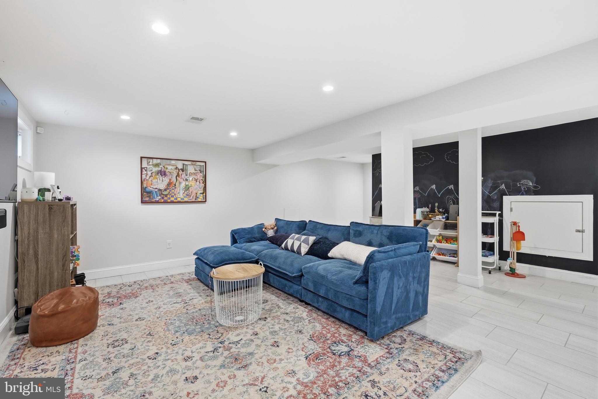 2700 4TH STREET NE